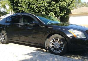  Nissan Maxima -
