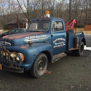  Ford F-100 Tow truck