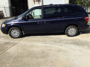  Chrysler Town & Country LX