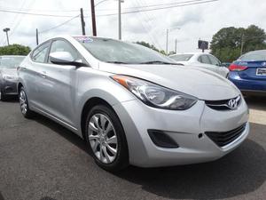  Hyundai Elantra -