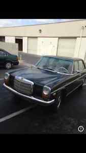  Mercedes-Benz 200-Series