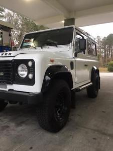  Land Rover Defender 90