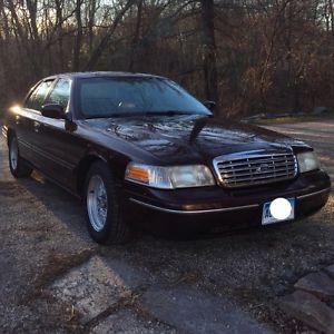  Ford Crown Victoria LX
