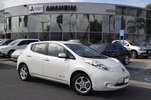  Nissan LEAF -