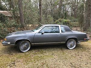  Oldsmobile Cutlass Base Coupe 2-Door