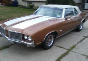  Oldsmobile Cutlass Supreme -