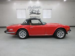  Triumph TR6 -