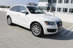  Audi Q5 2.0T quattro Premium Plus - AWD 2.0T quattro