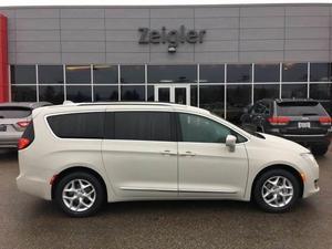  Chrysler Pacifica Touring-L Plus - Touring-L Plus 4dr