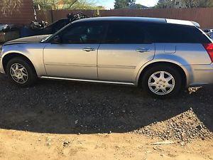  Dodge Magnum SE Wagon 4-Door