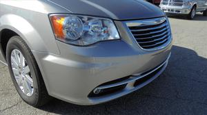  Chrysler Town and Country Touring - Touring 4dr