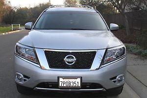  Nissan Pathfinder Platinum