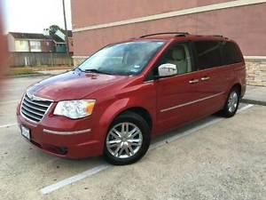  Chrysler Town and Country Limited 4dr Mini Van