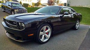  Dodge Challenger SRT8