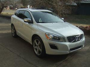  Volvo XC60 T6 R-Design Sport Utility 4-Door