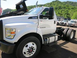  Ford F-750 - XL Chassis Cab