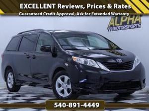  Toyota Sienna - LE