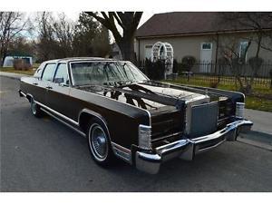  Lincoln Continental Town Car Luxury