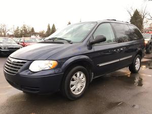  Chrysler Town & Country Touring in Holly, MI