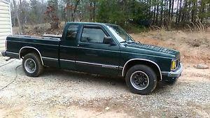  GMC Sonoma SLE Extended Cab Pickup 2-Door