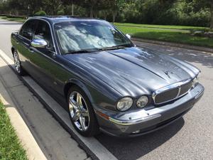  Jaguar XJ-Series - XJ8 4dr Sedan