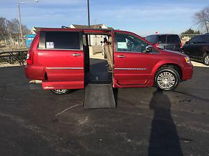  Chrysler Town & Country Touring L