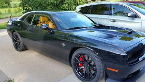  Dodge Challenger SRT Hellcat Coupe 2-Door