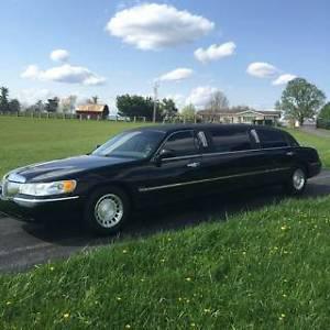  Lincoln Town Car Limo