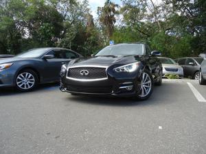  Infiniti Q50 -