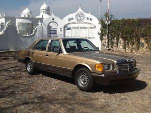  Mercedes-Benz 300-Series Base Sedan 4-Door