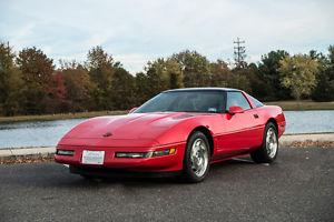 Chevrolet Corvette Coupe With Removable Roof Panel
