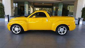  Chevrolet SSR Base Convertible 2-Door