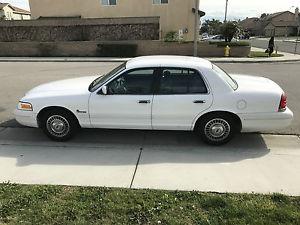  Ford Crown Victoria Base Sedan 4-Door