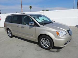  Chrysler Town & Country Touring-L