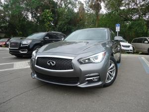  Infiniti Q50 -