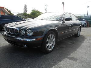  Jaguar XJ-Series XJ8 - XJ8 4dr Sedan