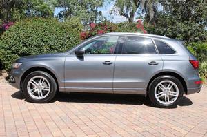  Audi Q5 2.0T quattro Premium Plus - AWD 2.0T quattro