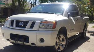  Nissan Titan -