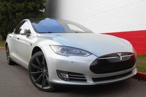  Tesla Model S -