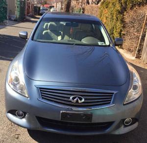 Used  INFINITI G37 x