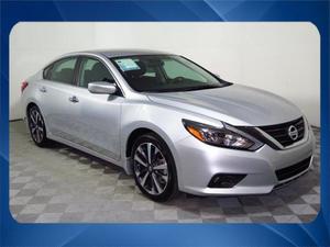 Used  Nissan Altima 2.5 SR