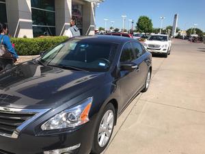 Used  Nissan Altima 2.5 SV