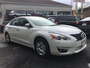 Used  Nissan Altima 2.5 SV