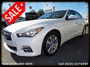  Infiniti Q50 -