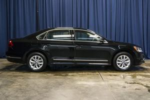  Volkswagen Passat - FWD