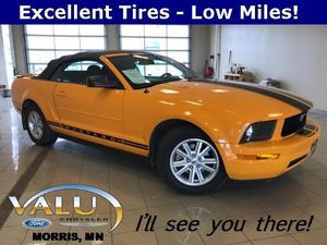 Used  Ford Mustang Deluxe