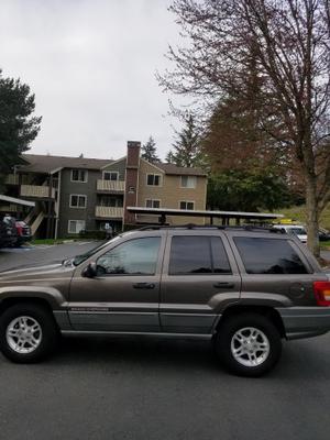 Used  Jeep Grand Cherokee Laredo 4WD