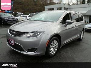 Used  Chrysler Pacifica Touring-L