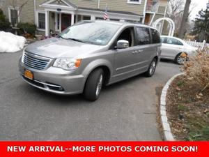 Used  Chrysler Town & Country Touring-L