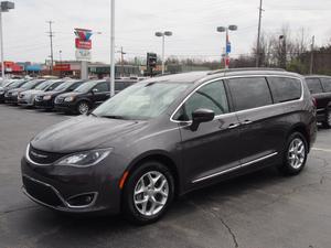  Chrysler Town & Country Touring in Youngstown, OH